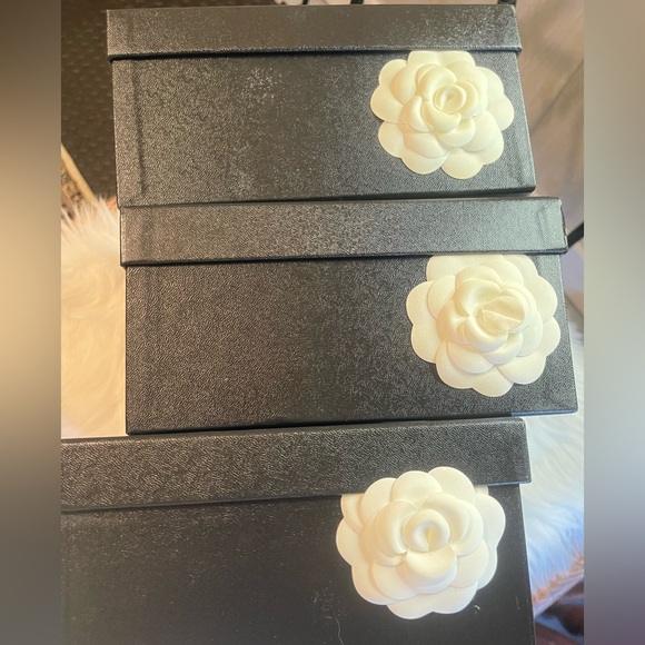 CHANEL BIG BOX - Picture 5 of 6